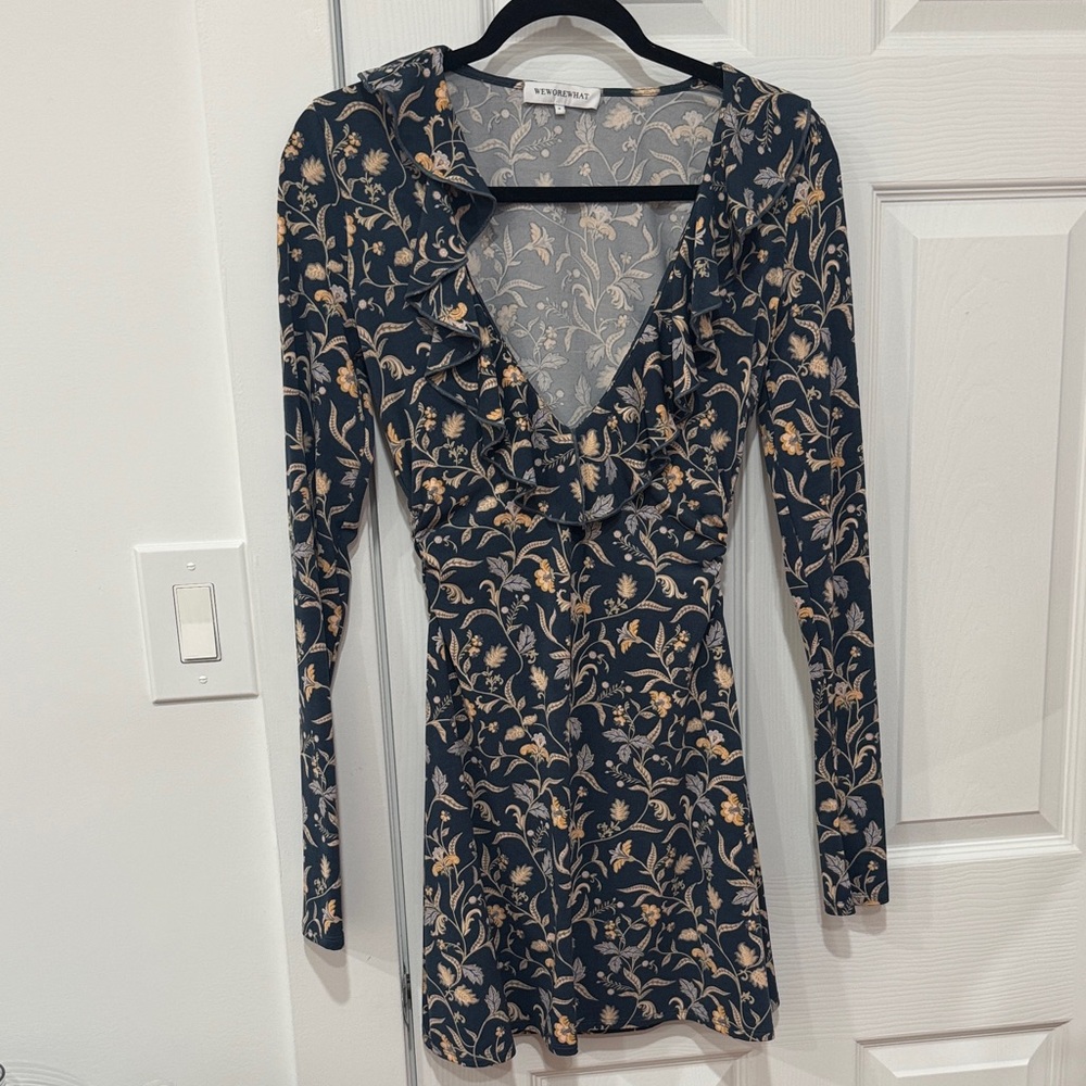 WeWoreWhat Black and Gold Floral Long Sleeve Dress